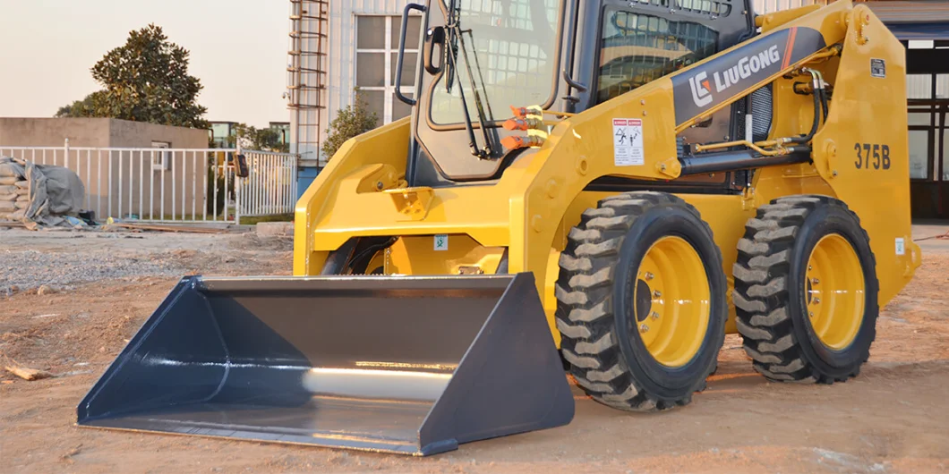 Mini Loaders Clg375b Skid Steer Loader 865kg Payload with Sweeper for Sale